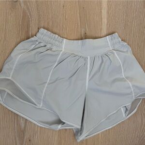 Lululemon 2021 Hotty Hot Low-Rise Short tall (Lined) In White